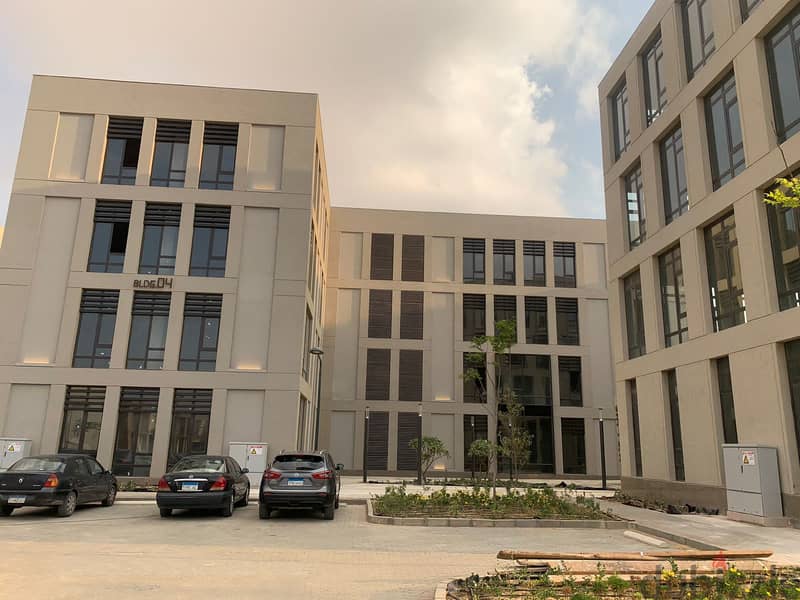 مكتب إداري للإيجار 129م في ديستريكت 5 - القاهرة الجديدة 4