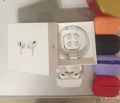 AirPods Pro (1st) used and with completely new cable +free 4  cases 0