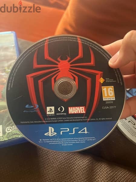 بيع call of duty modern warfare وspider man marvel و miles morales ps4 4