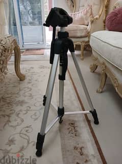 Tripod For Professional Cameras Exellent Condition 0