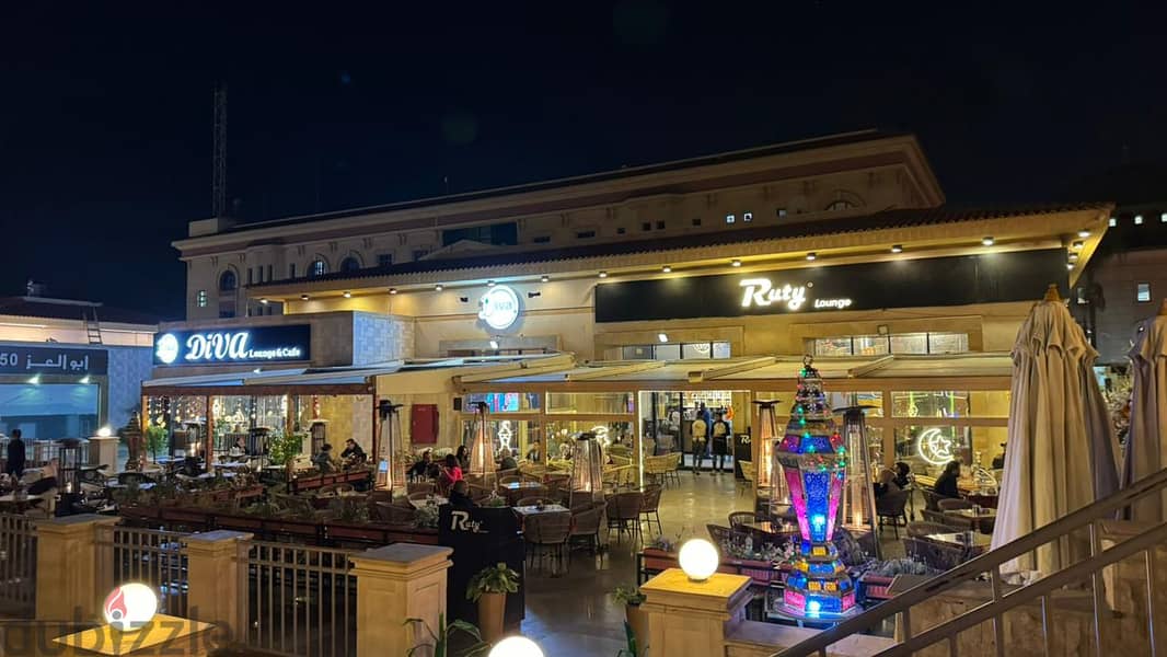 مطعم للبيع في اميز منطقة مطاعم في القاهرة الجديده ساوث بارك مدينتي بعائد ايجاري 3.000. 000 في السنه 14