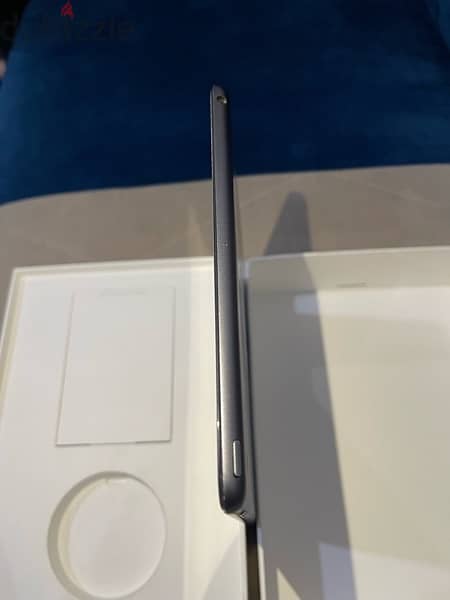 ايباد 7  , 128G Wifi ( ipad 7 ) ( ايباد الجيل السابع ) 7