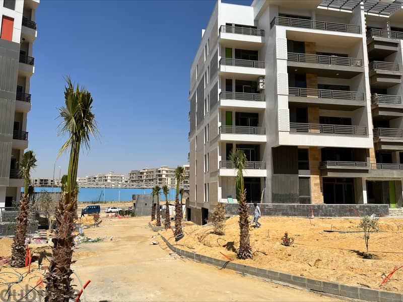 Penthouses villa for sale in Icon Compound new cairo view on swimming pool,with installment 4