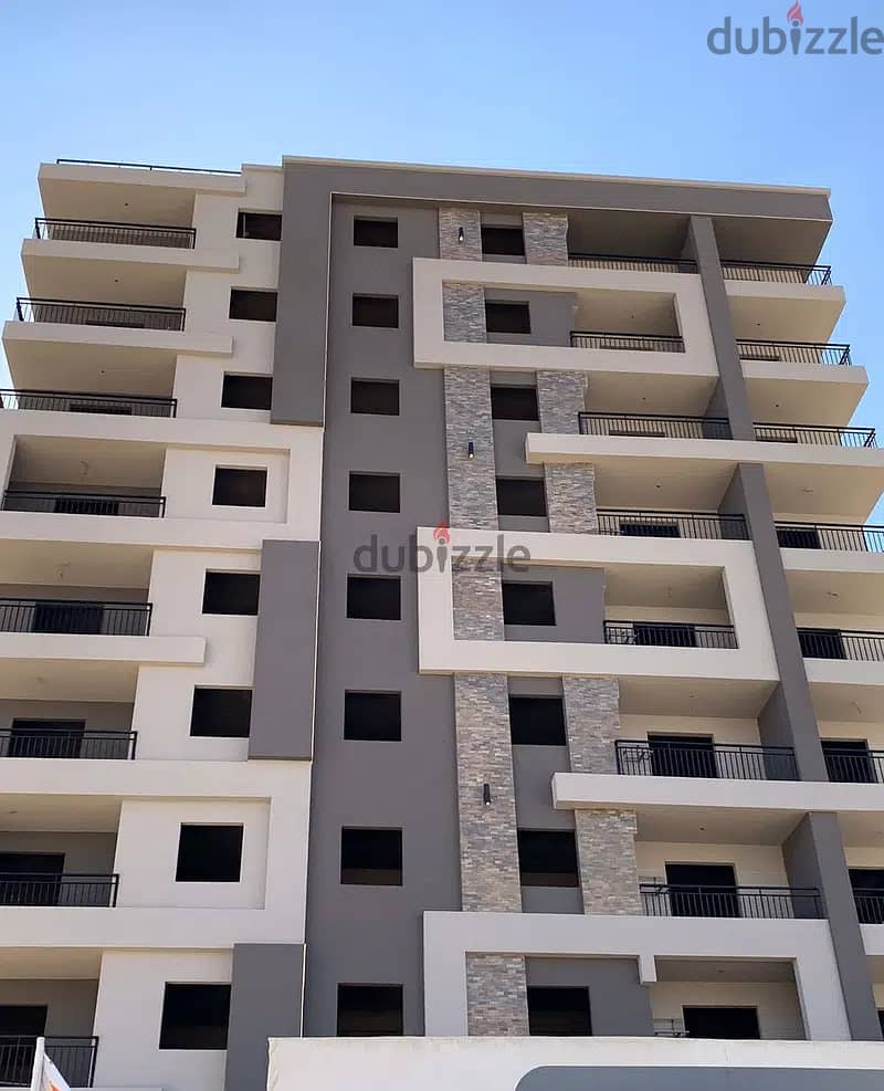 Apartment 93 M for sale in Zahraa El Maadi inside a compound next to Wadi Degla Club, 50% and the remaining over two years 8