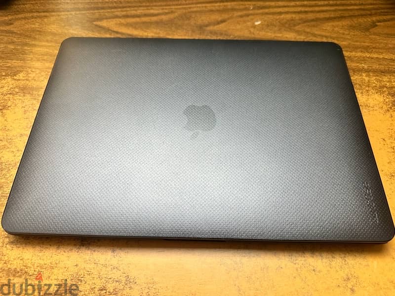 Macbook pro m2 13.3 inch like new 512 g 8g ram 9
