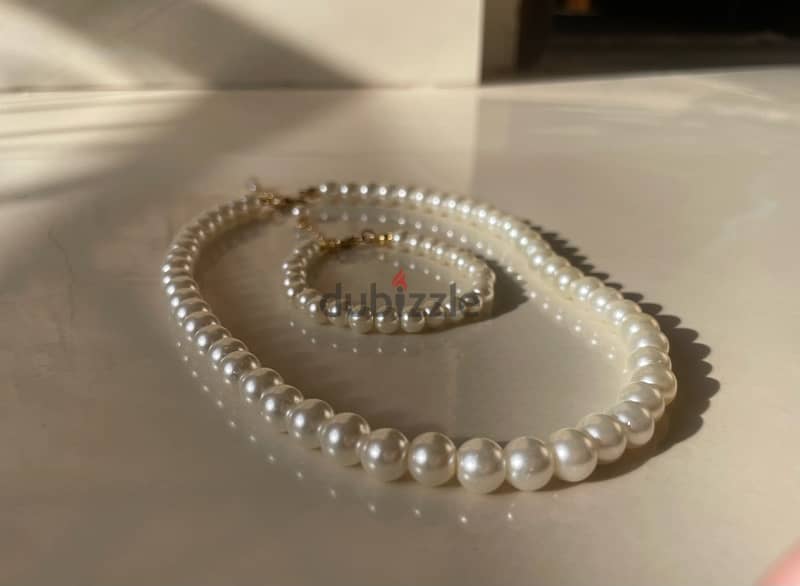 elegant pearls necklace bracelet set 0