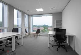 مساحة مكتبية خاصة مصممة وفقًا لاحتياجات عملك الفريدة فيKamarayet Roush