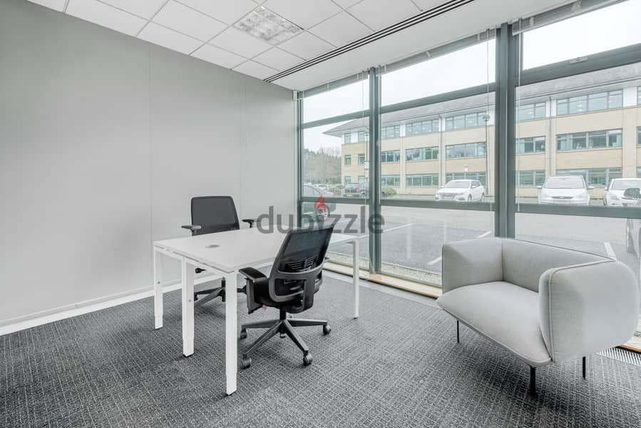 مساحة مكتبية خاصة مصممة وفقًا لاحتياجات عملك الفريدة فيParamount Business Complex 6