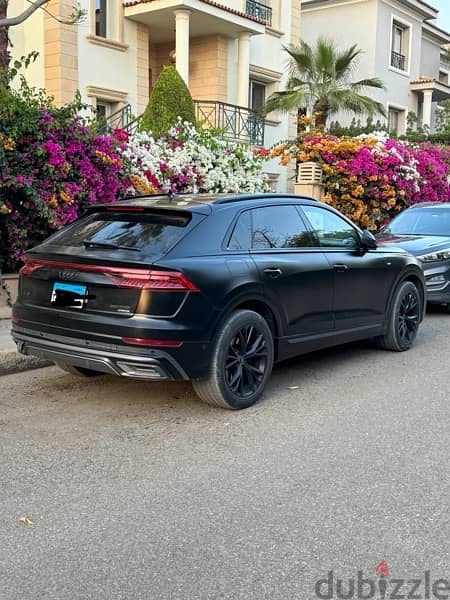 Audi Q8 sline 2022 3