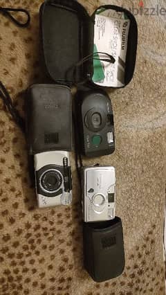 ثلاث كاميرات تعمل بكفأه