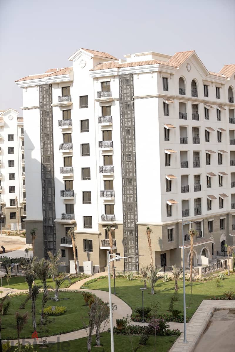 Resale apartment in celia tala mostafa view green river fully finished under market price 3