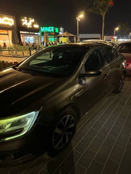 Renault Megane 2018 signature plus 1.2 turbo 5