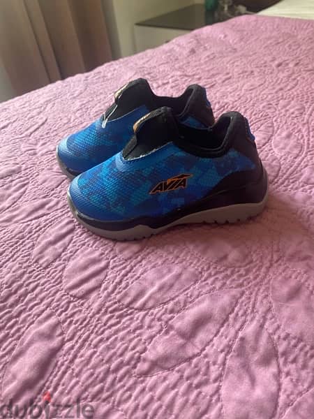new Active shoes size 7 US 1