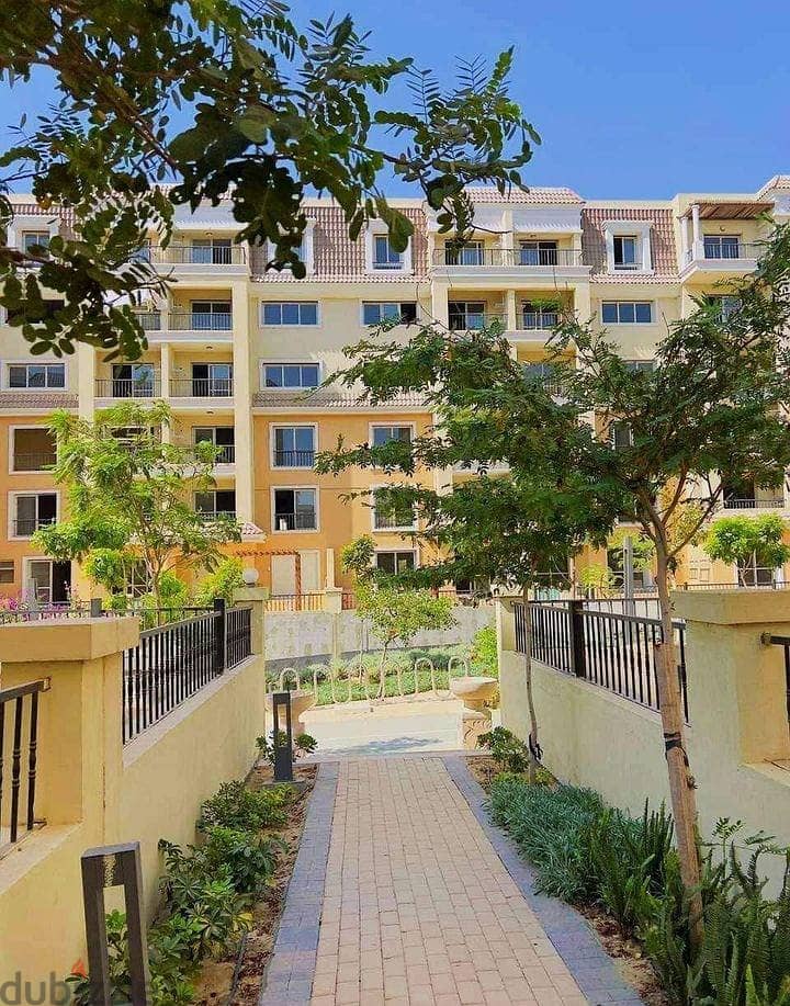 Apartamento en venta frente a Madinaty, área 205 m2 + jardín 111 m2, con 39% de descuento al contado en Sarai New Cairo, Sarai New Cairo 1
