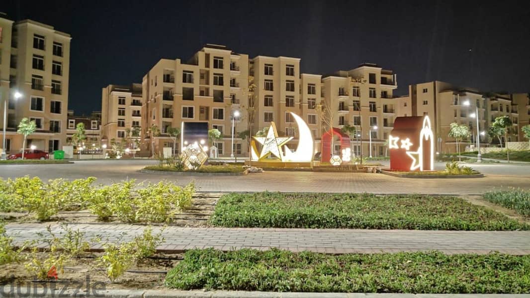 Apartamento en venta frente a Madinaty, área 205 m2 + jardín 111 m2, con 39% de descuento al contado en Sarai New Cairo, Sarai New Cairo 9