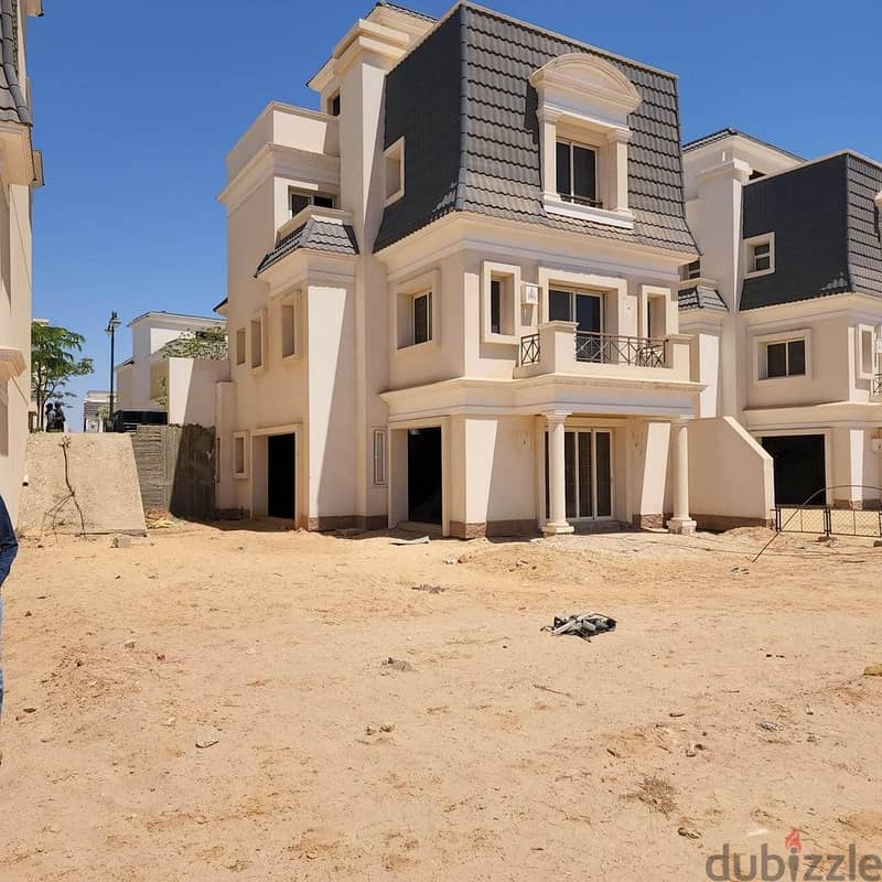Townhouse 275m corner for sale in Mountain View Hyde Compound, Fifth Settlement, with a 15% down payment and the rest in equal installments over 7 y 8