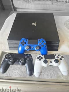 Playstation 4 pro + 3 controller
