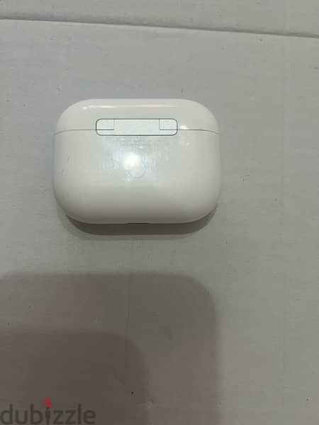 AirPod pros charging case 0