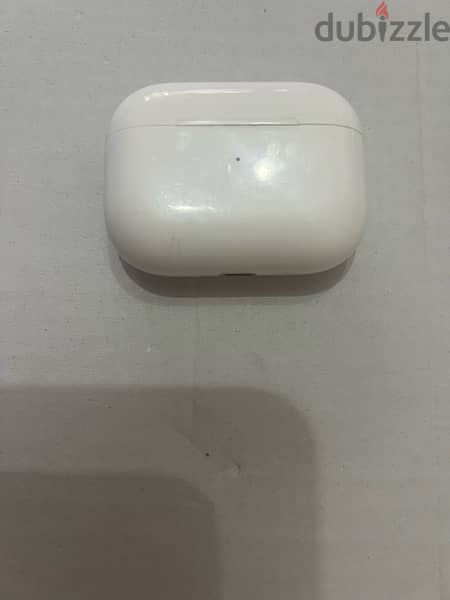 AirPod pros charging case 1