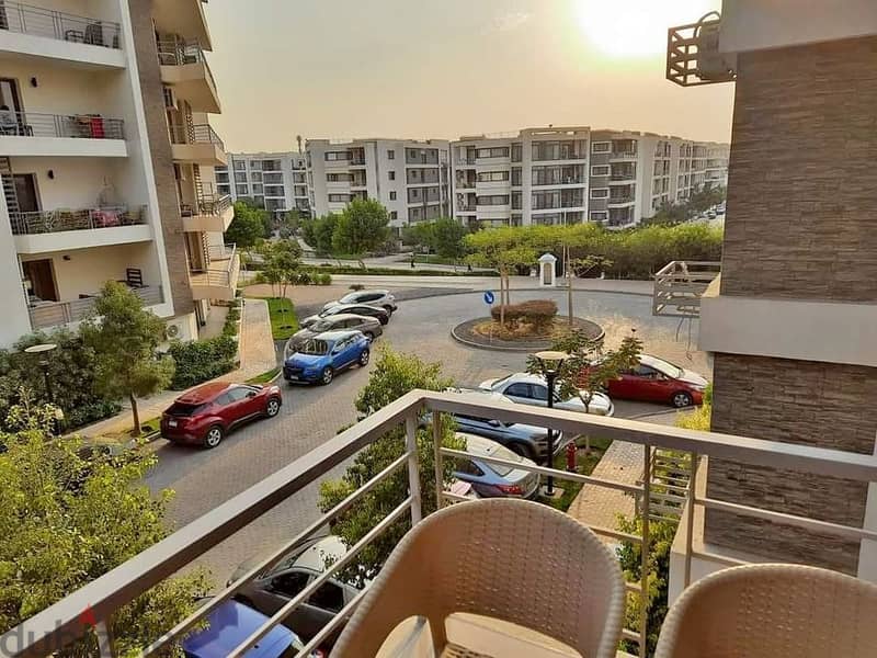 بمقدم 585 الف شقة فاخرة للبيع 156 م 3 غرف فيو مميز جداً علي لاندسكيب امام مطار القاهرة الدولي 9