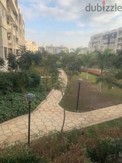 Apartment for sale in Madinaty B10, area of ​​140 square meters, special finishes, great location, pure installments and deposit