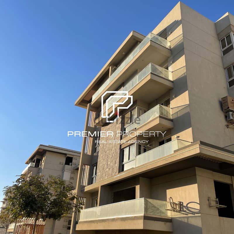 Great opportunity **Apartment 235m For Sale At Mountain View Icity** 4
