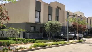 Villa for sale, immediate receipt, in Al Burouj Compound, directly in front of the International Medical Center in Shorouk City 0