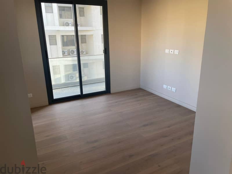 Apartment 226m for rent in sodic villette V residence  kitchen and ac's 3