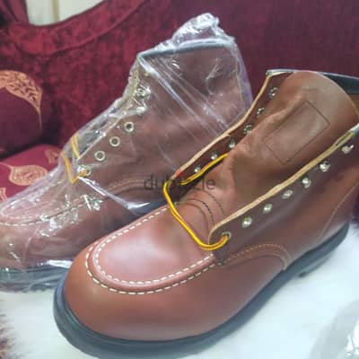 جزمة سافتيredwing