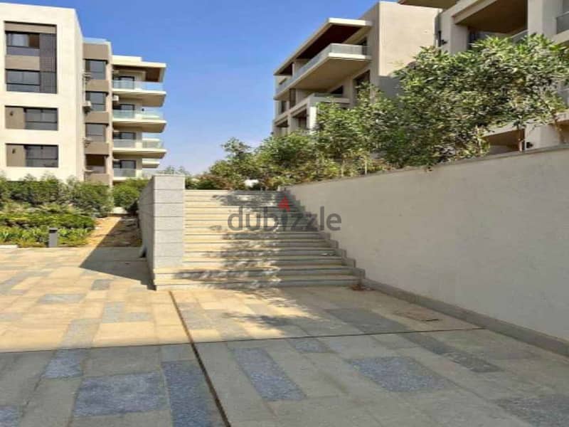 Apartment for sale, 140 meters in The Crest, Fifth Settlement, in front of Hyde Park, on the southern 90th, next to Mountain View, installments 10