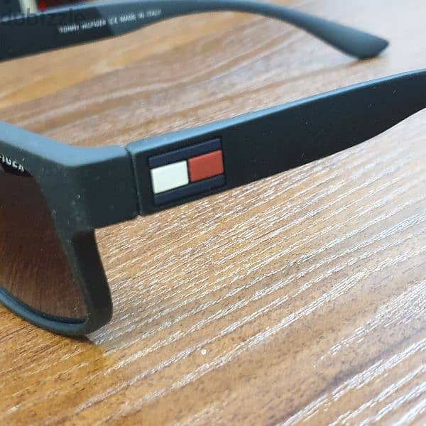 نظارة شمس تومي هيلفجر 0