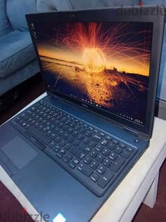 Laptop dell 3520 i7-6820hq -16 ram- NVidia m620 2gb -256 ssd
