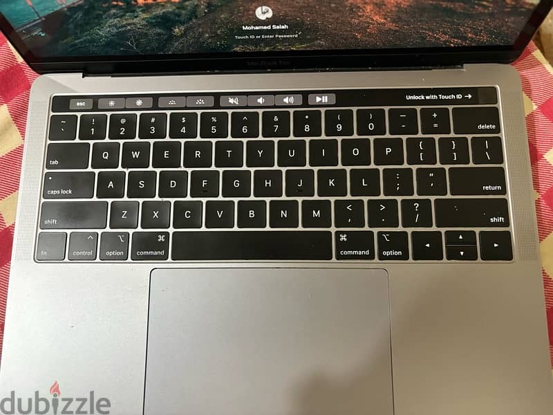 macbook pro 2019 13 inch touch bar 59 cycle count 1