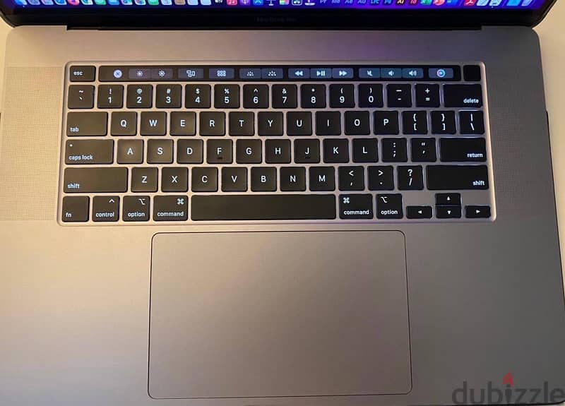 MacBook Pro 2019  16 inch  core i9 3