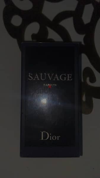 2 perfumes Dior sauvage اصلين بسعر ممتاز وقابل للتفاوض 2