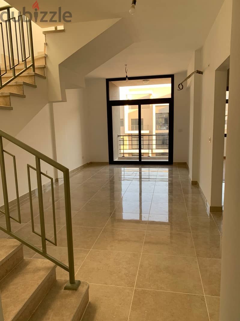 Penthouse with kitchen & ACs for rent in Marasem fifth square compound new Cairo fifth settlement 1