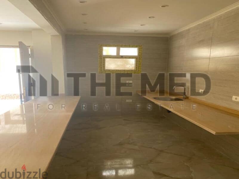 Apartment for sale, ground floor, with garden, prime location, in the Ninth District, Sheikh Zayed 8