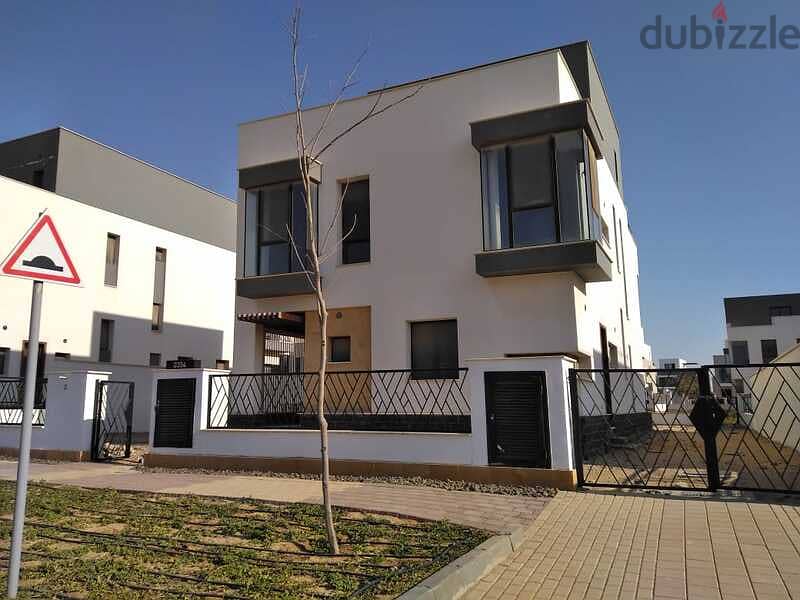 Standalone Villa 303 m PRIME LOCATION with Amazing View for sale under market price at Villette 4