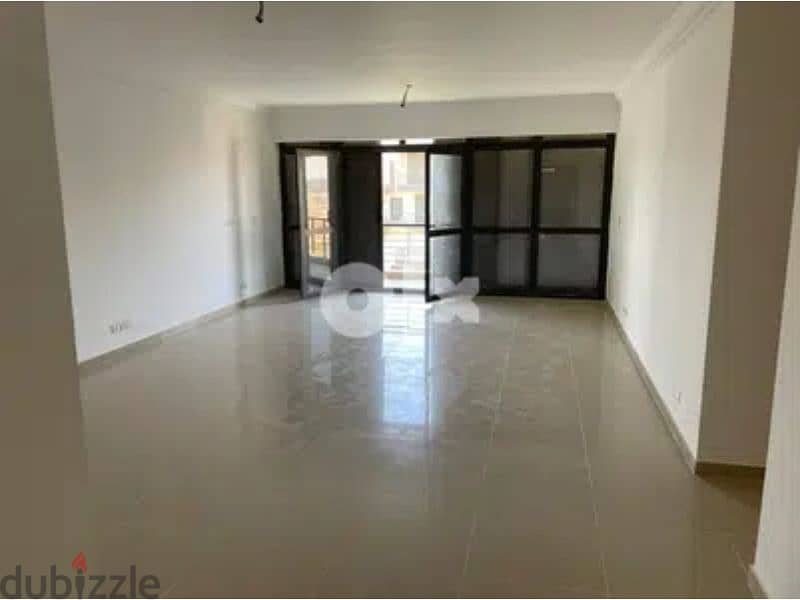 An incredible opportunity! Apartment for sale in Madinaty, 155 square meters, located near amenities in B8. 3