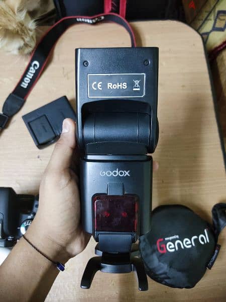 canon 800D معاها كل حاجه 5