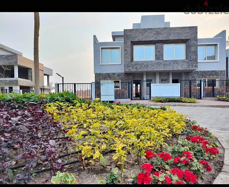 Villa for sale, 220 sqm, ready for inspection, in Sun Capital Compound in the heart of 6th October 3