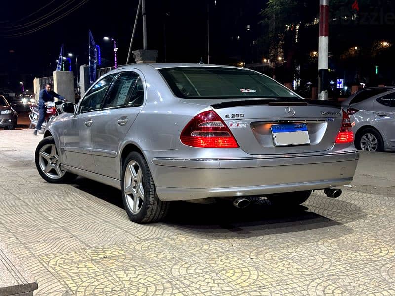 Mercedes-Benz E200 2004 117,000km 4