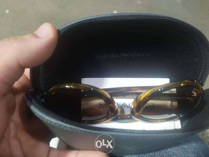نظارة Armani 4