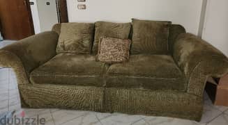 2 sofas excellent condition انتريه/ عدد ٢ كنب