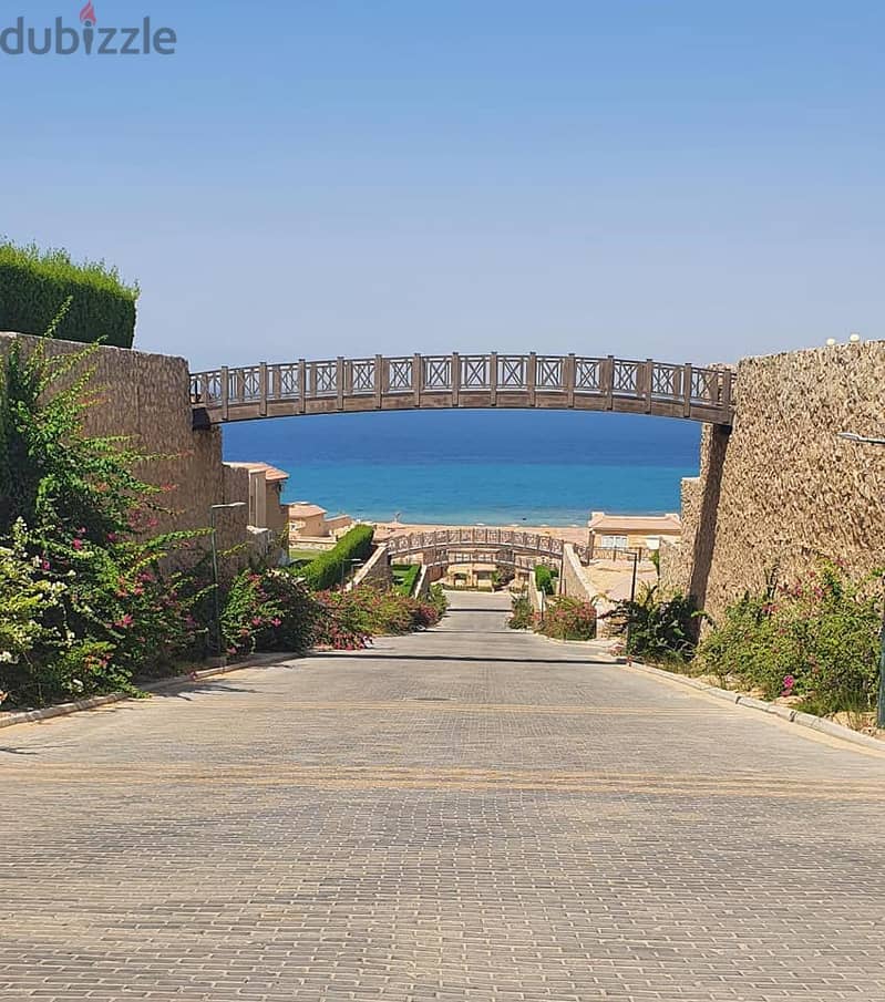 For sale, a 180 sqm twin house villa, first row overlooking the sea, in Ain Sokhna Hills 5