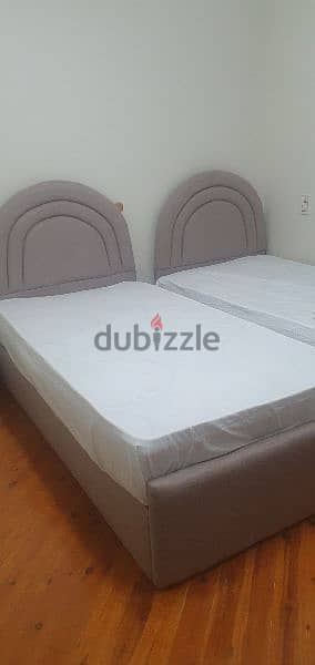 ٢ سرير مفرد مع ٢ مرتبة 1