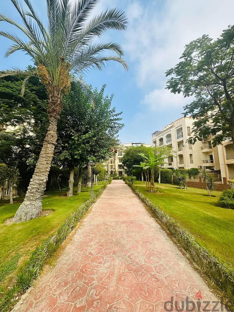Ground floor apartment for sale with garden in Hadayek El Mohandiseen Compound 1