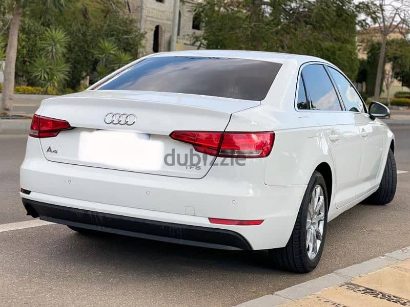 Audi A4 2018 5