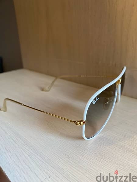 Rayban aviator full white color with gold edges 1