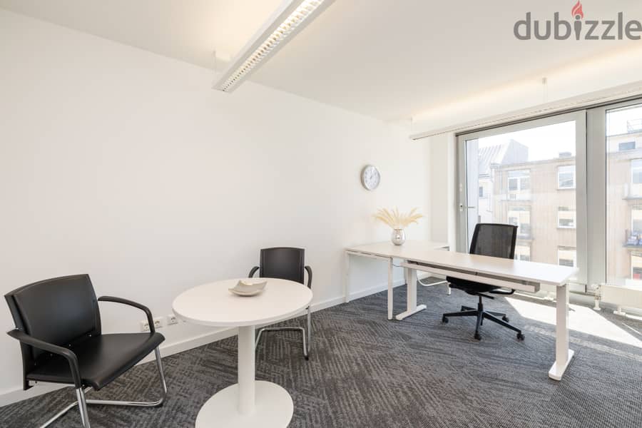 مساحة مكتبية خاصة مصممة وفقًا لاحتياجات عملك الفريدة فيParamount Business Complex 8